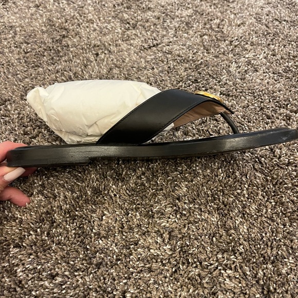 Women’s Gucci Flip Flops - Picture 11 of 15